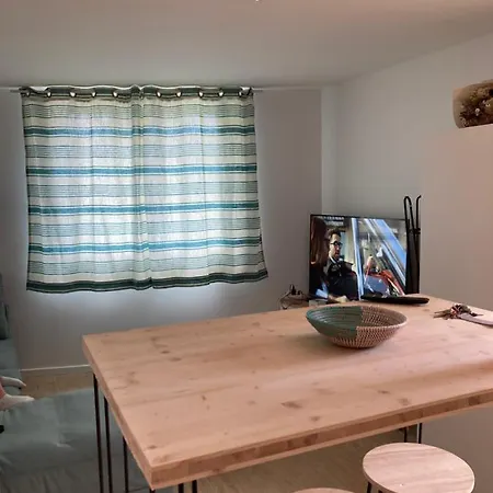 Cosy Avec Grande Terrasse Apartamento *